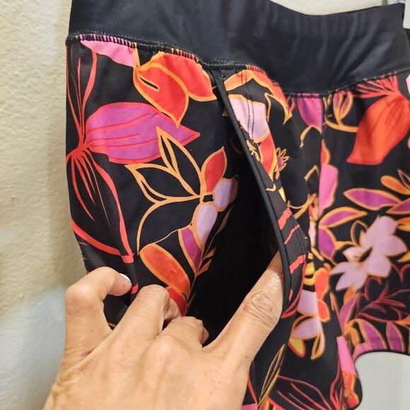 Lands' End Floral Swim Shorts - Picture 2 of 3